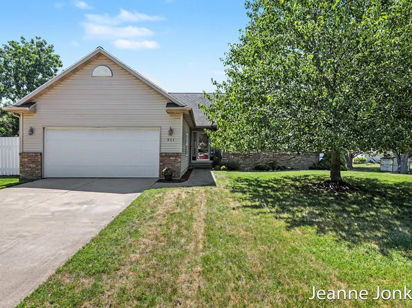 931 Sunset Hills Ave NW, Grand Rapids, MI 49534