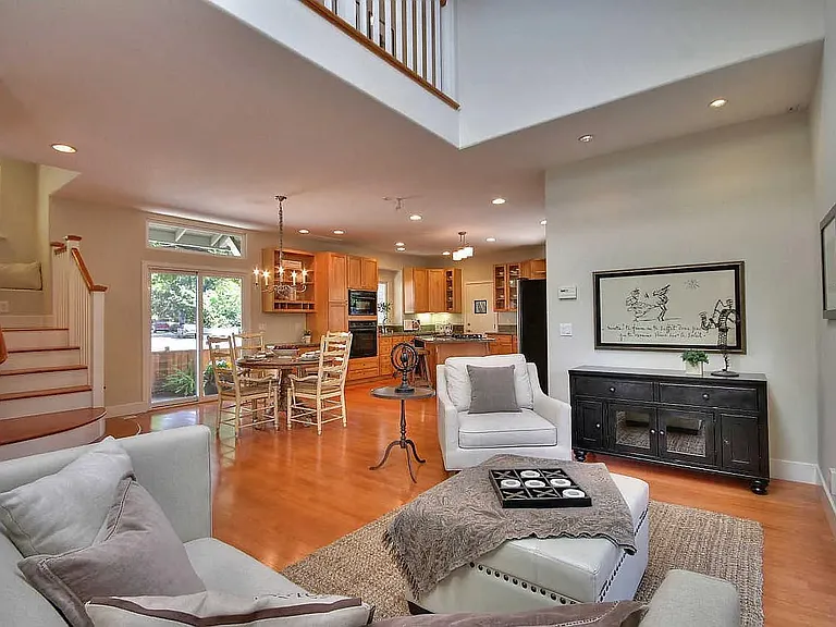 512 Military Way — Photo 2
