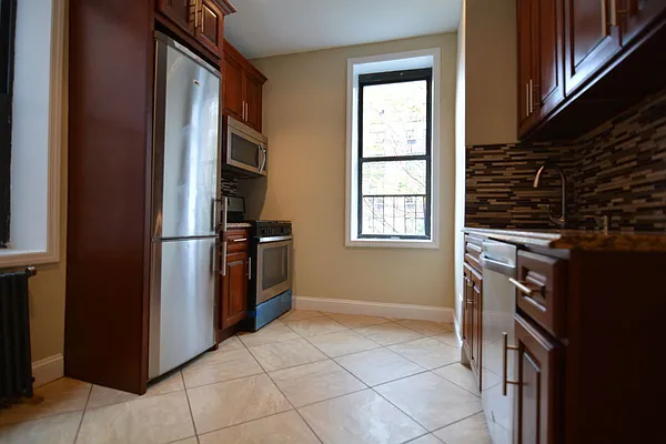 Rented by Hagstrom Management Inc | media 32