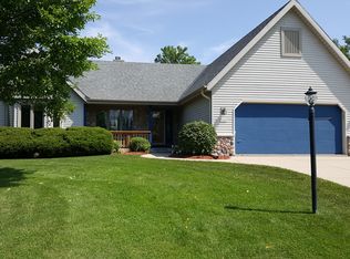 12400 W North Ln, New Berlin, WI 53151