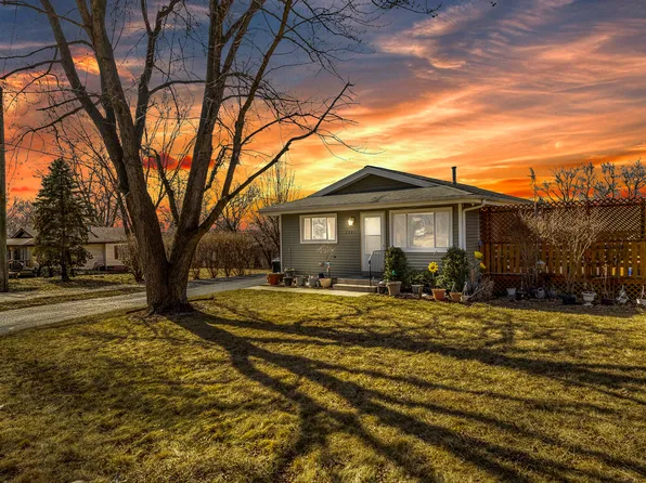 1501 Washington St, Lake In The Hills, IL 60156