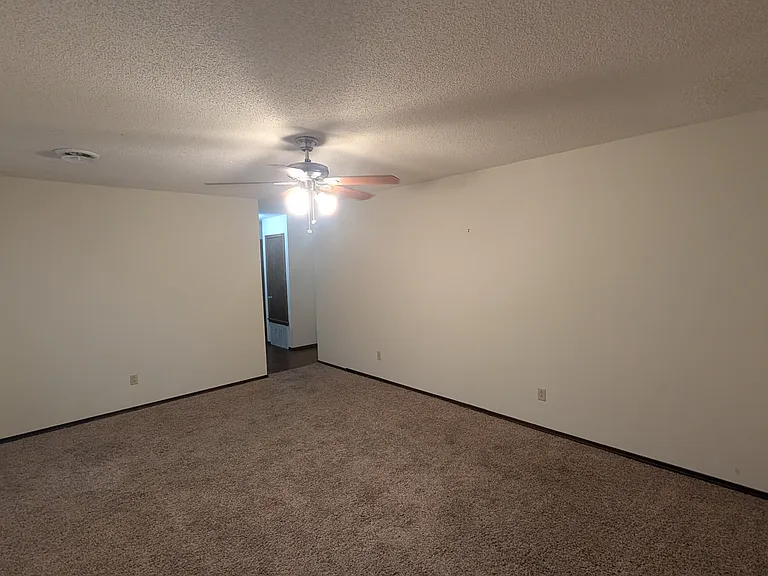 3143 N Old Missouri Rd — Photo 2