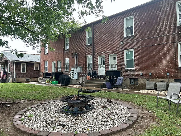6822 Waldemar Ave #A — Photo 10