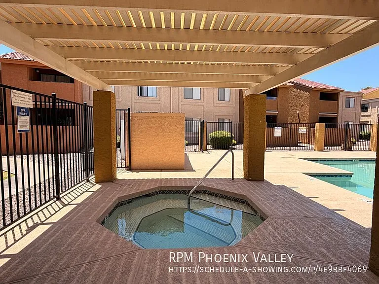Parkside Apartments — Photo 31