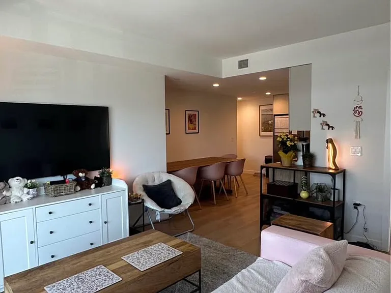 1960 Macdonald St #316 — Photo 13