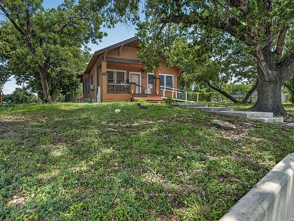 3rd image of 801 Aransas