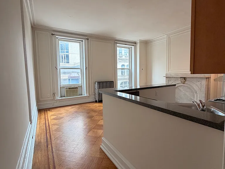 2035 Walnut St #2F — Photo 2