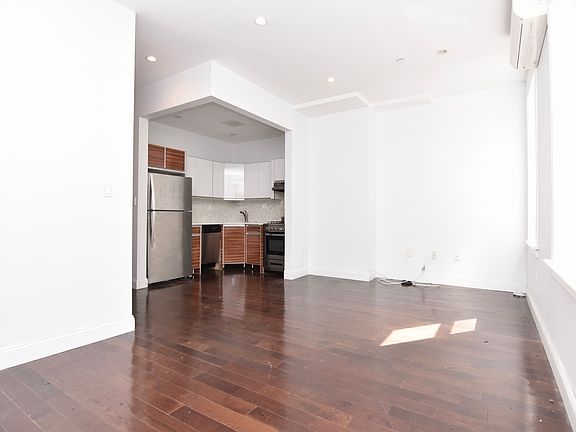 4th image of 47 W 126th St #3F