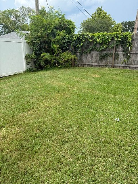 1st image of 3215 Travelers Palm Dr