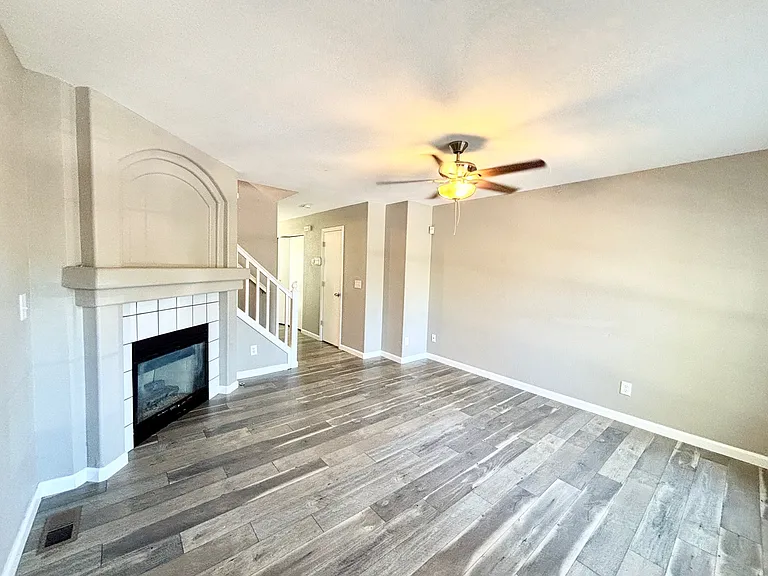 1044 S Paris Ct — Photo 2