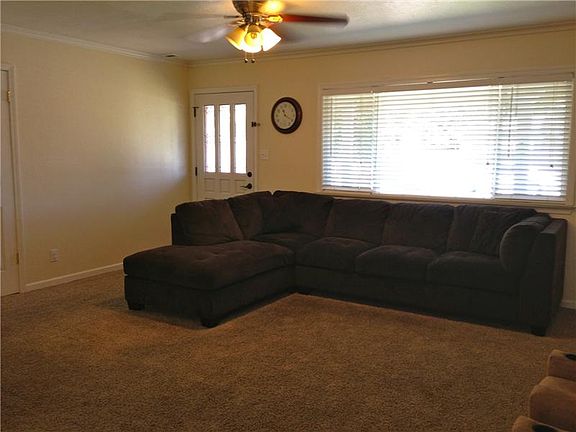 4th image of 1223 Evergreen Way