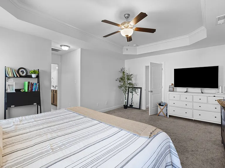 1010 Spot Cir — Photo 12