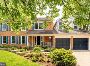 19 Griswold Ct, Sterling, VA 20165