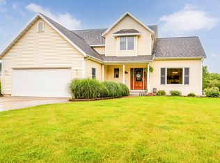 5601 Meadow Ln, Coloma, MI 49038