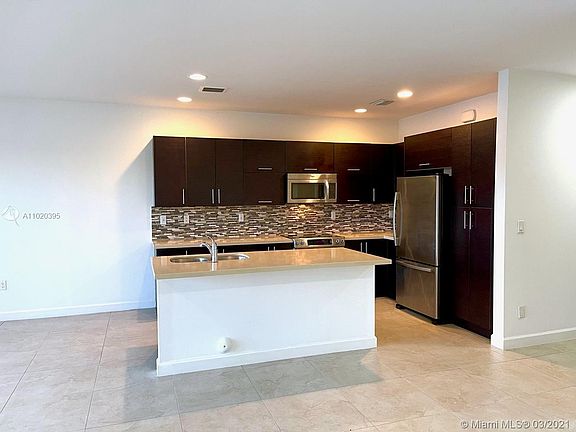 5th image of 10452 NW 61st St