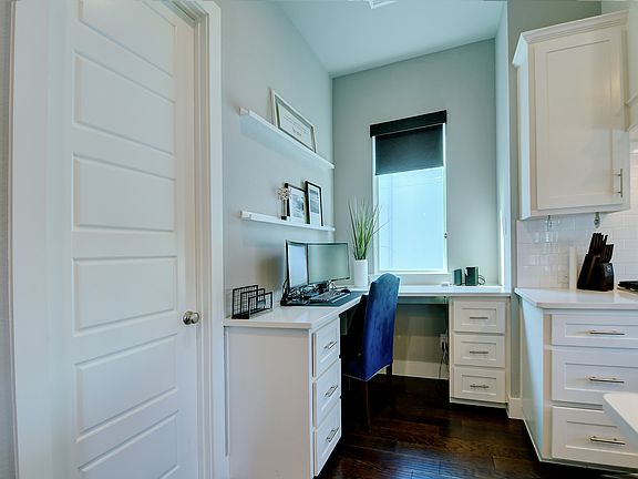 5th image of 233 Wimberly St