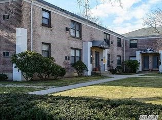 3 W Mill Dr APT 6C, Great Neck, NY 11021