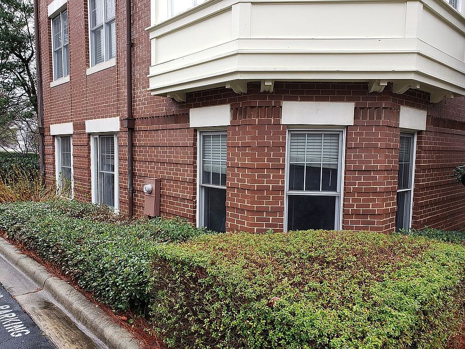 1st image of 609 Garden District Dr