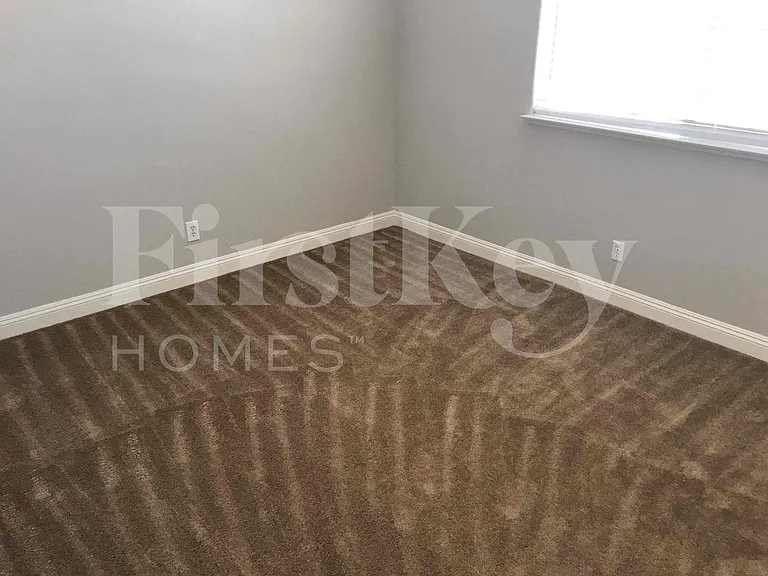 8041 Hilliard Ave — Photo 25
