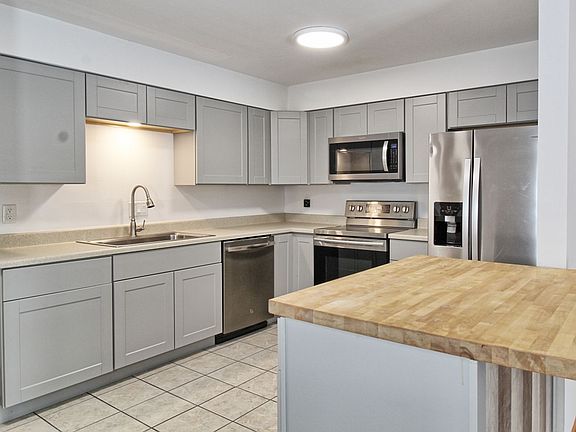 5th image of 197 Flintridge Dr APT 6
