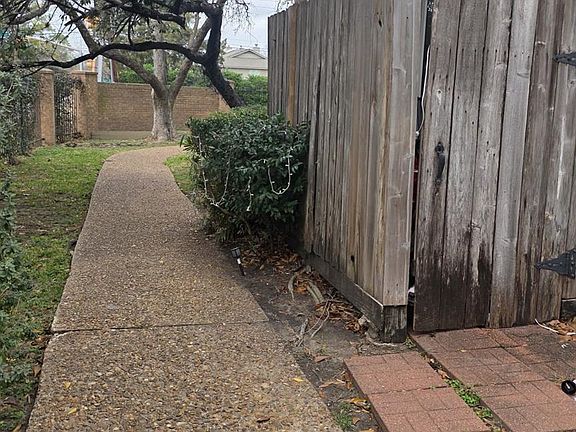 5th image of 2100 Tanglewilde St APT 632