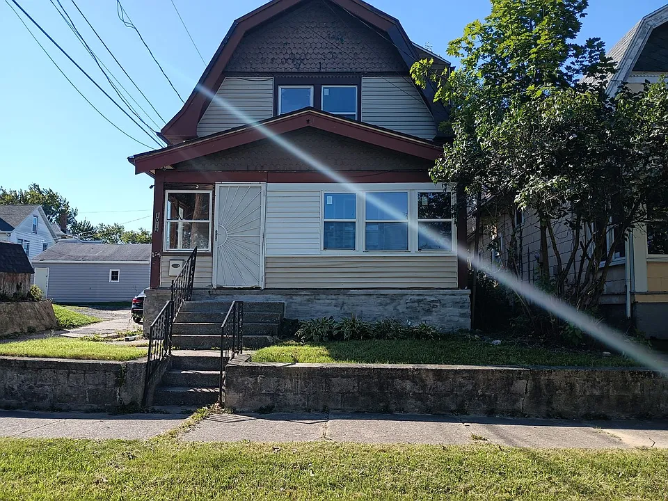 1012 Kelsey Ave