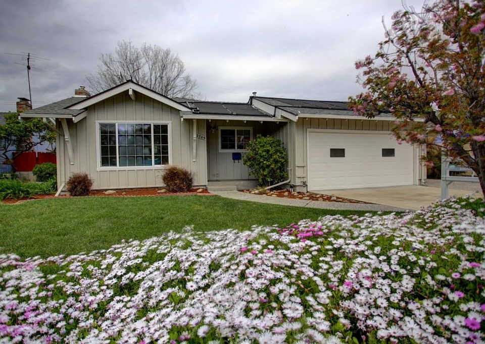 1st image of 2749 Columbus Pl
