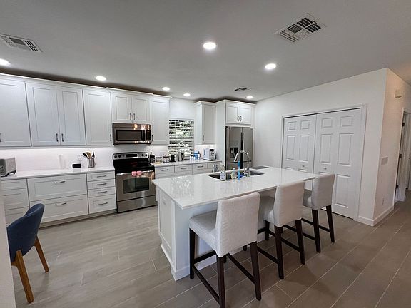 3rd image of 1024 Jeater Bend Dr