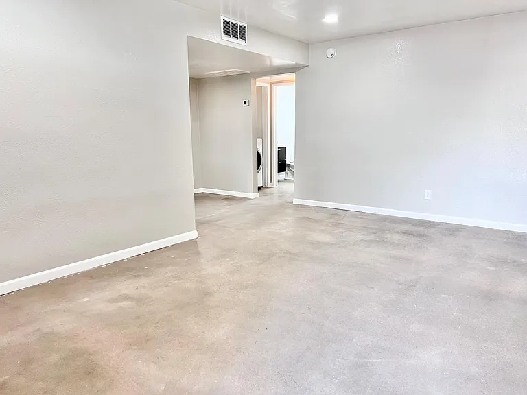 445 W Osborn Rd #15 — Photo 6