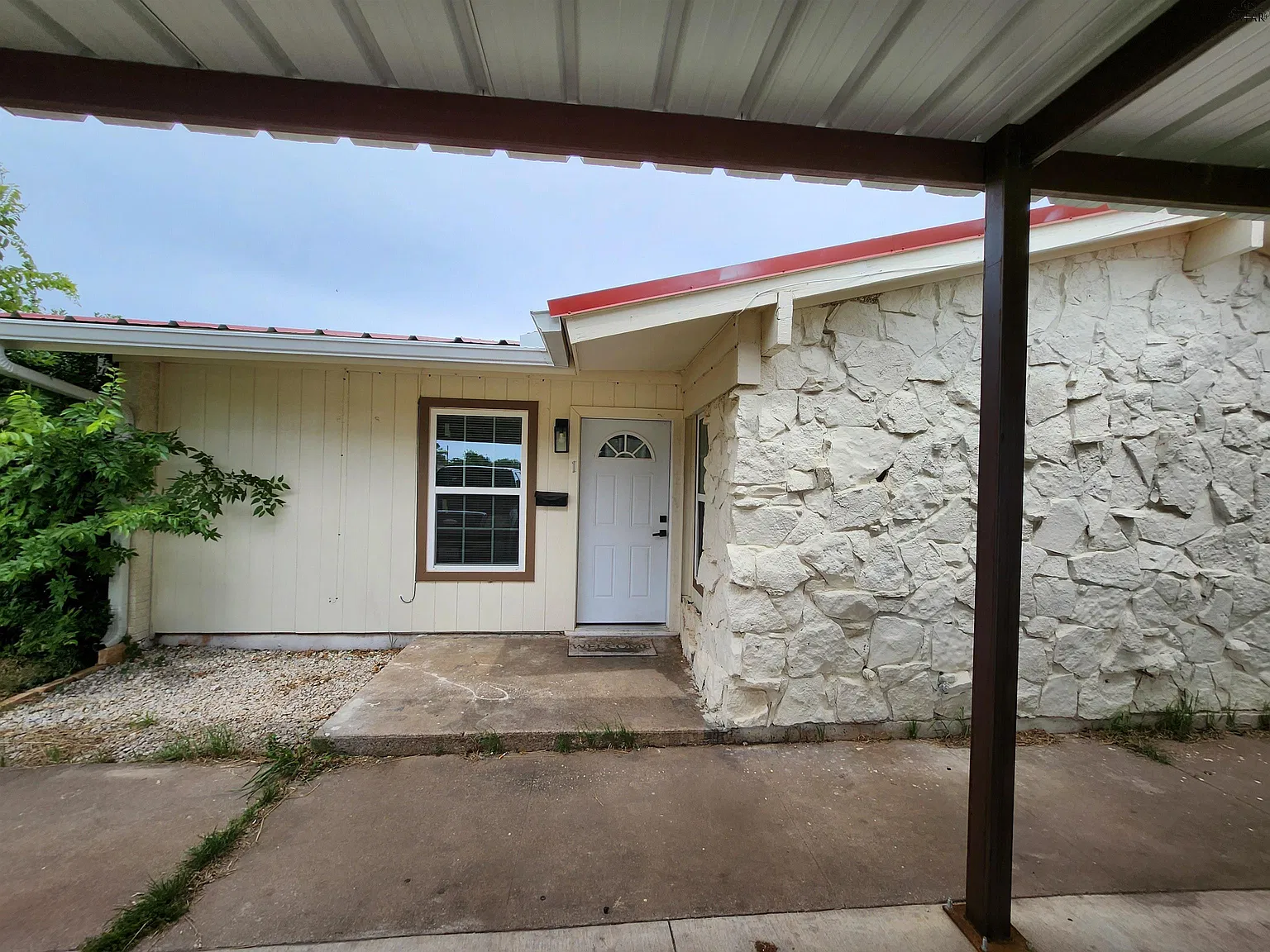 2 bed, 2.0 bath, 1118 sqft, $1,200 — Photo 1