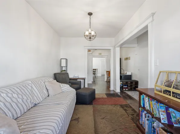 175 Lexington Avenue image 3 of 28