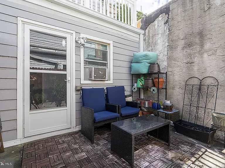 2209 E Harold St — Photo 9