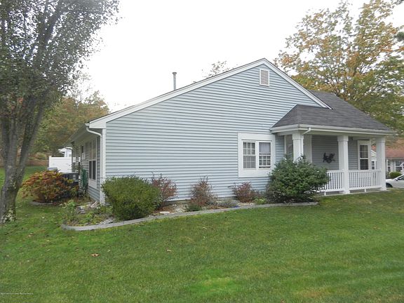 2nd image of 1247A Thornbury Ln