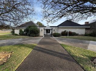 401 Schlief Dr, Belle Chasse, LA 70037