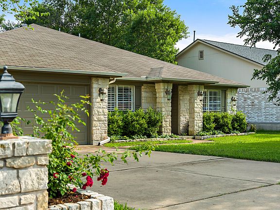 2nd image of 13433 Tamayo Dr