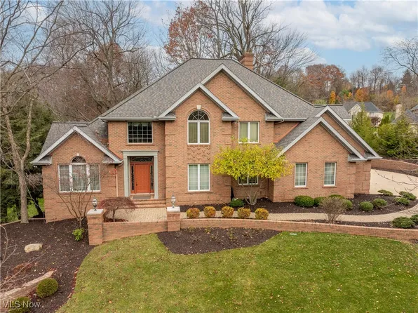 6882 Chillingsworth Cir NW, Canton, OH 44718