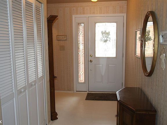 2nd image of 30403 Glenwood Cir