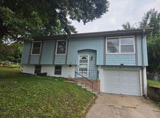 8811 Sprague Cir, Omaha, NE 68134