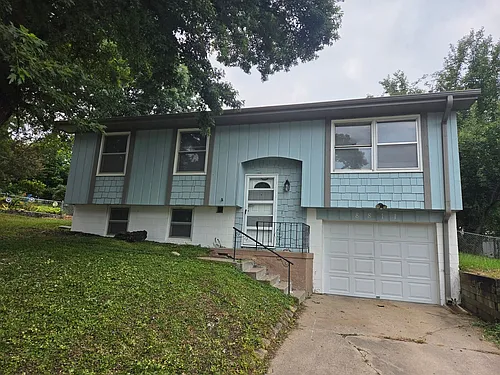 8811 Sprague Cir Photo 1