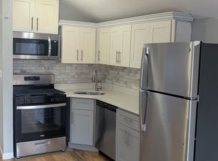 13415 228th St #2, Laurelton, NY 11413