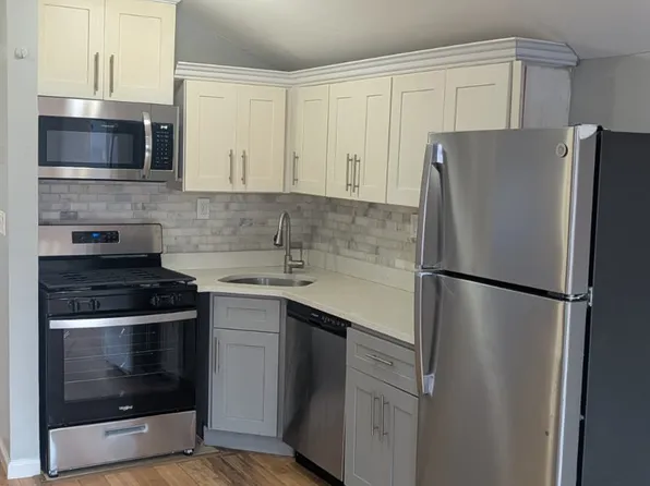 13415 228th St #2, Laurelton, NY 11413