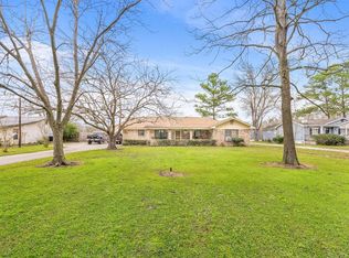 911 E Archer Rd, Baytown, TX 77521