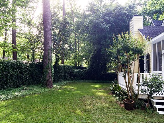 5th image of 303 Vine Ct