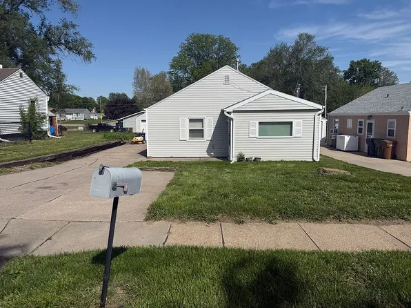 2703 Madison St, Bellevue, NE 68005