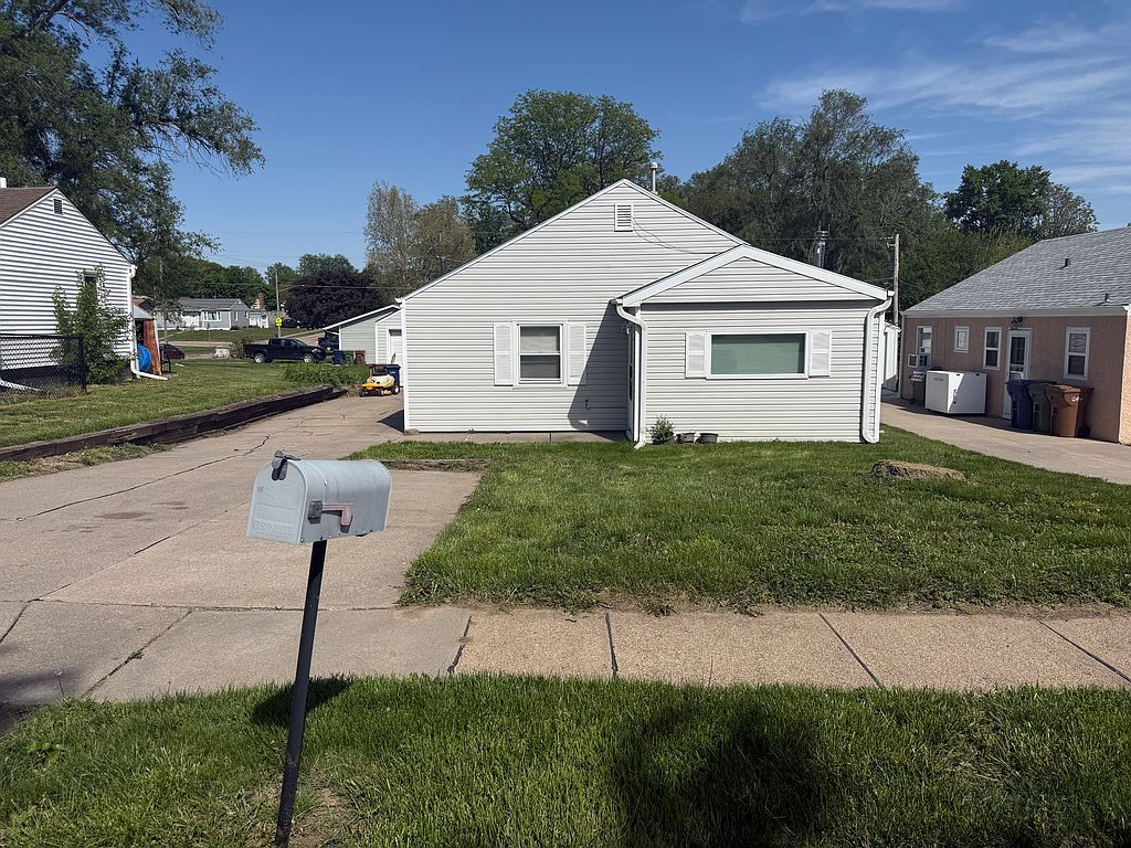 2703 Madison St - Property Image