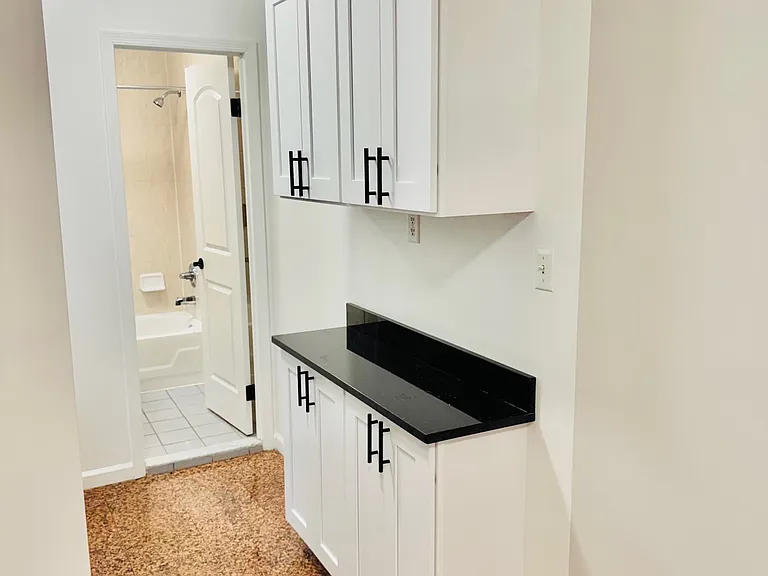 230 W 24th St #5E — Photo 10
