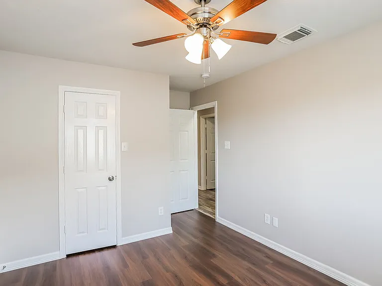 8238 Fuqua Gardens Dr — Photo 10
