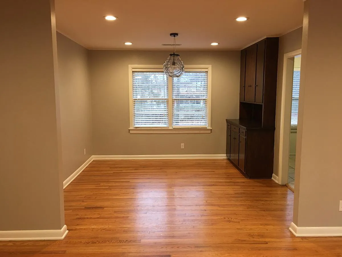 1137 N Hillcrest Avenue — Photo 4