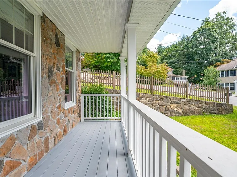 14 Woodale Pl — Photo 4