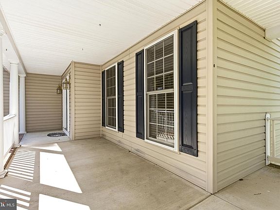4th image of 65 Lindsey Ln